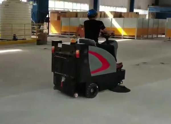 環(huán)保掃地車的使用符合國家環(huán)保的要求嗎 環(huán)保掃地車的使用符合國家環(huán)保的要求嗎